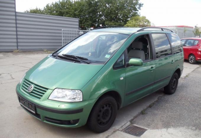 Volkswagen Sharan 2003 г на запчасти