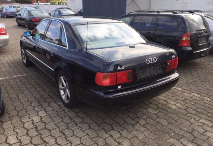 Audi A8 D2 1997г. на запчасти