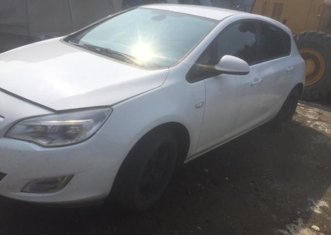 В разборе Opel Astra J