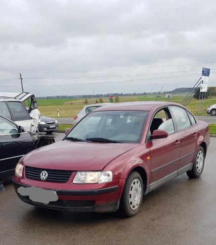 Фольксваген Пассат В5 97' 1.8