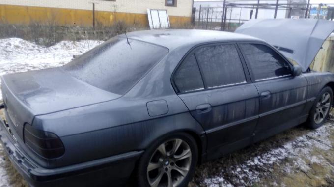 Разбираю Bmw e38 735