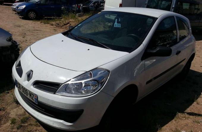 Renault Clio 2008 г по запчастям