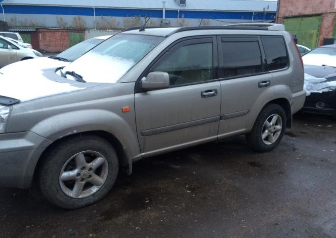 Nissan X-trail 2003гв 2.2л дизель МКПП по запчастя