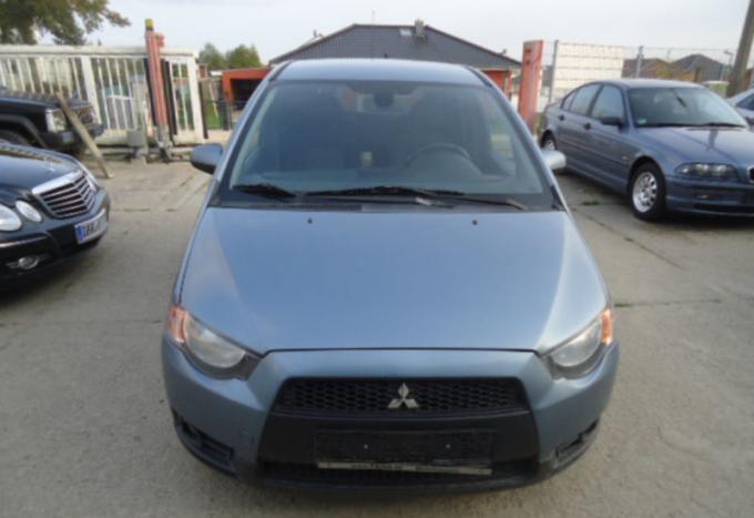 Mitsubishi Colt 2010г, на запчасти