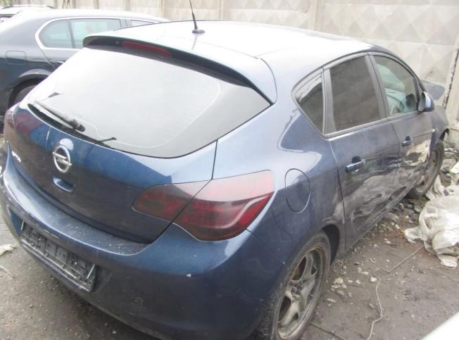 8 Запчасти на Opel Astra J