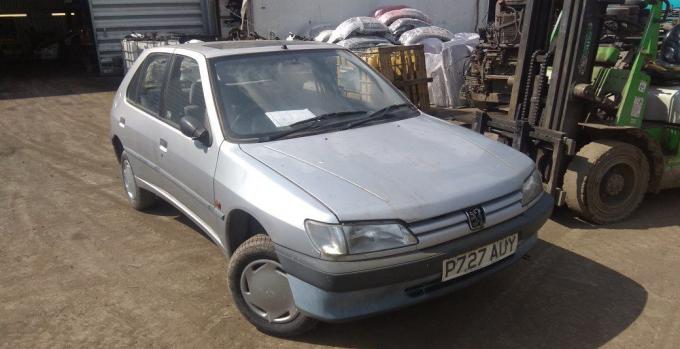 Разбор на запчасти Peugeot 306