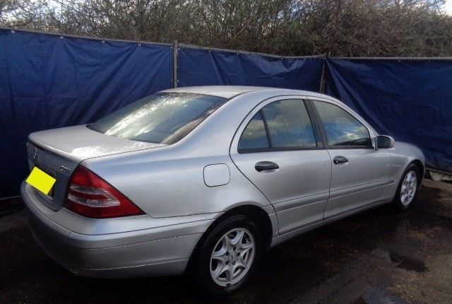 Автомобиль в разборе: Mercedes C W203 2000-2007