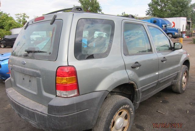 Разбор на запчасти Ford Escape 2001-2006