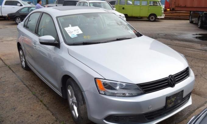 Volkswagen Jetta 2012 г на запчасти