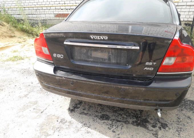 В разборе Volvo s 80 2003 года вольво s80