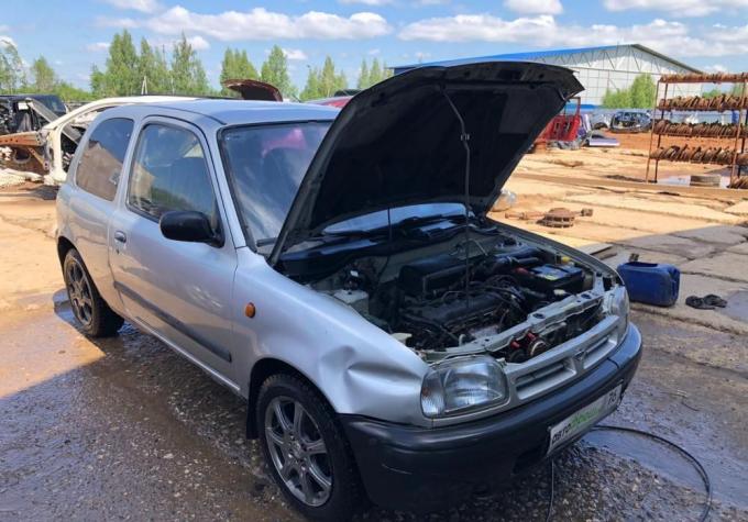 В разборе nissan Micra K11 K11