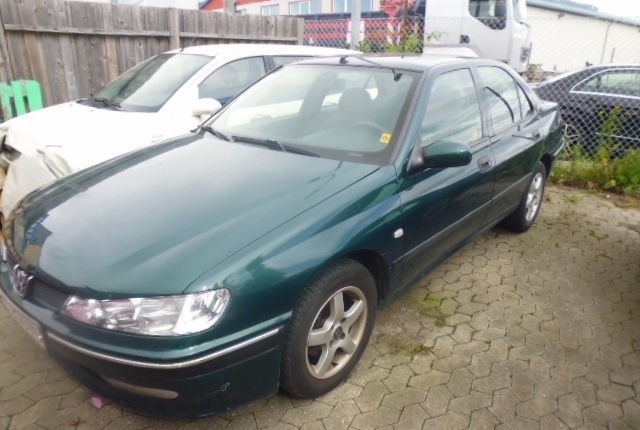 Peugeot 406 2000 г, на запчасти