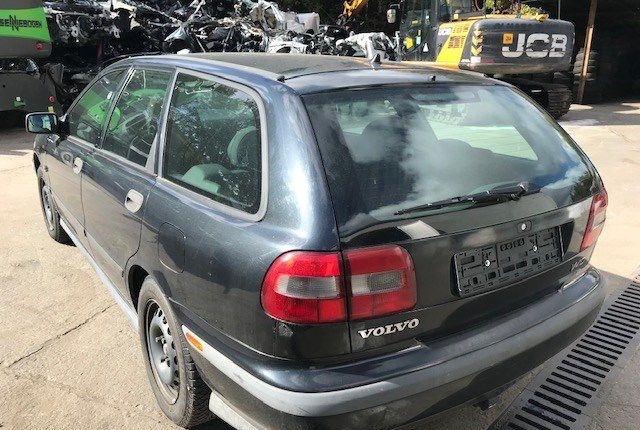 Разбор на запчасти Volvo S40 / V40