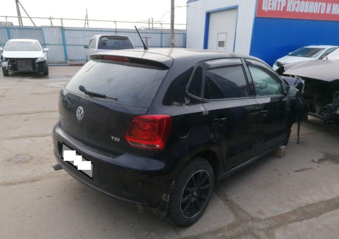 Volkswagen Polo, 2011 Поколение: V (20092015)