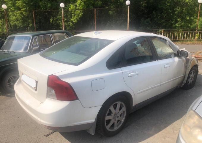 Volvo S40 по частям