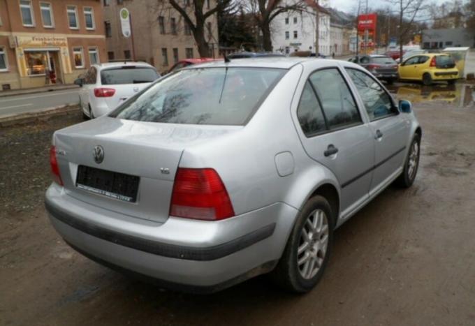 Разбираю на запчасти Volkswagen Bora 1998-2005