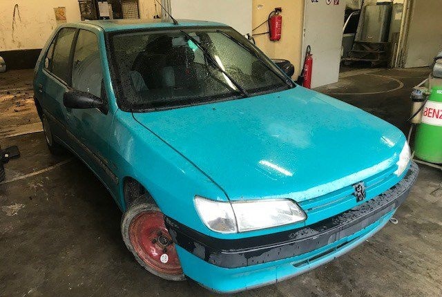 Разбор на запчасти Peugeot 306