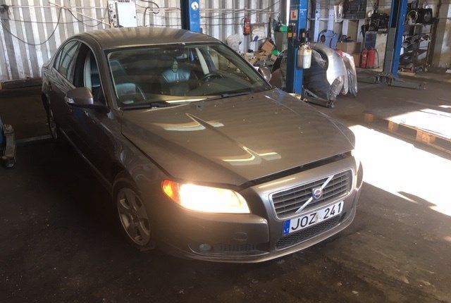 Разбор на запчасти Volvo S80