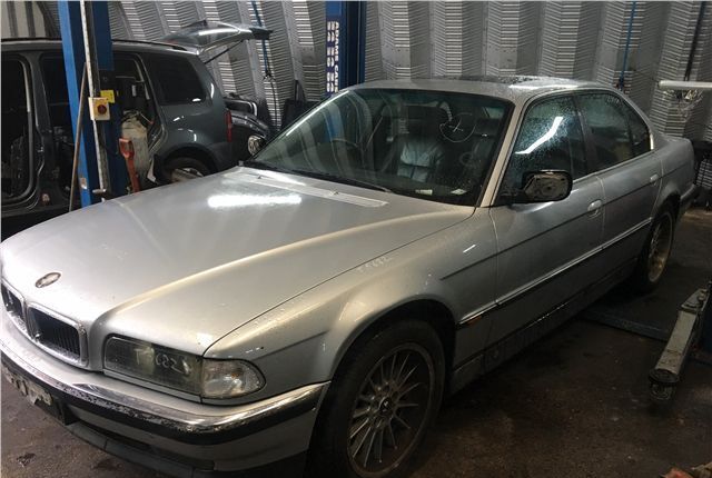 Разобран на запчасти BMW 7 E38 1994-2001