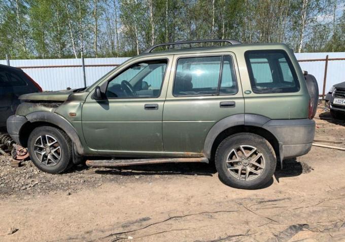 В разборе Freelander 1