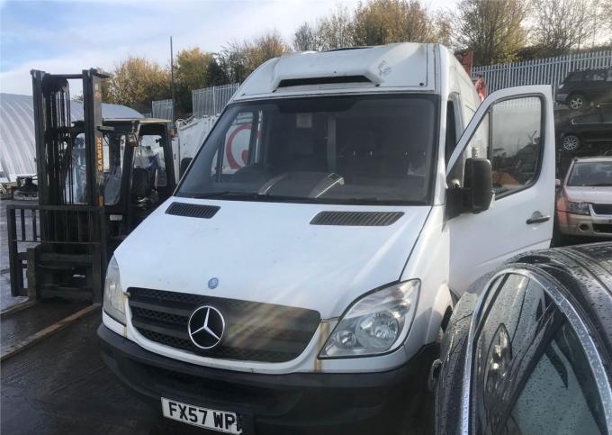 Разбор на запчасти Mercedes Sprinter