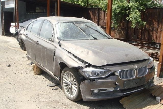 BMW 3er F30 2011 бмв ф30 Автомобиль в разбор