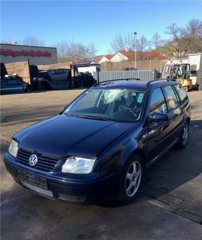 Автомобиль в разборе: Volkswagen Bora