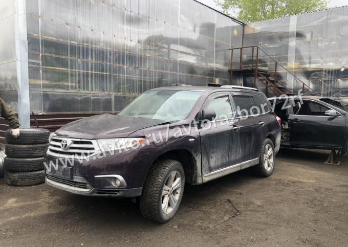 Комплект запчастей Toyota Highlander 2012 год