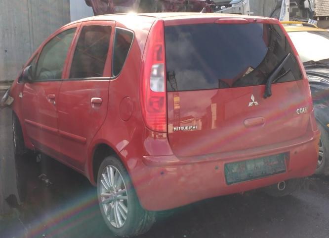 Разбираю Mitsubishi Colt двс1,5 109 л.с. 2008г б/у