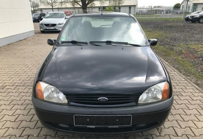 Ford Fiesta 2002г, на запчасти