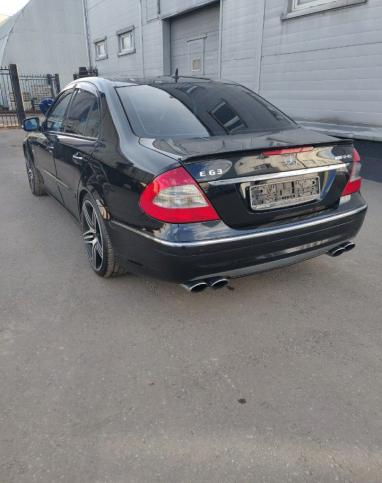 В разборе Мерседес-W211 E500 AMG 2008 год