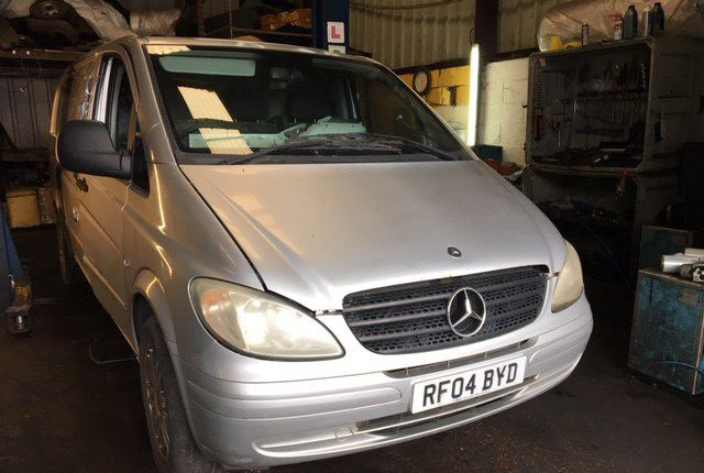 Разбор Запчасти Mercedes Vito W639 2004 фара капот