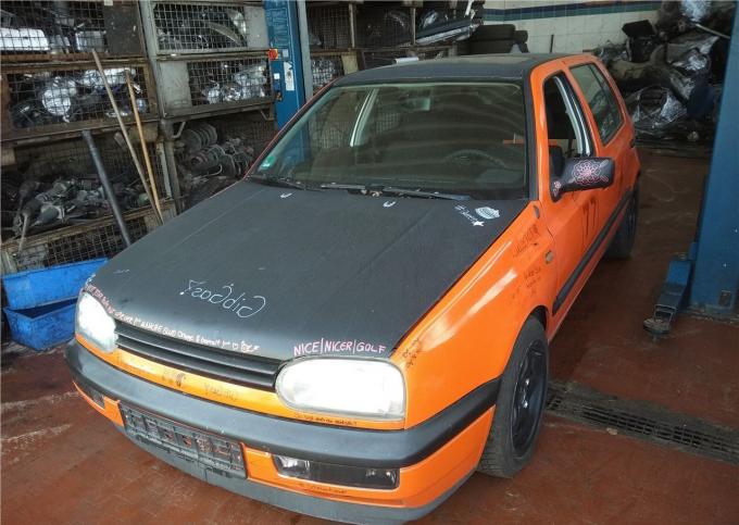 Разбор Volkswagen Golf 3 1997 Запчасти Капот Фары