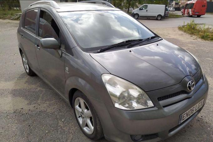 Toyota Corolla Verso 2006 г на запчасти