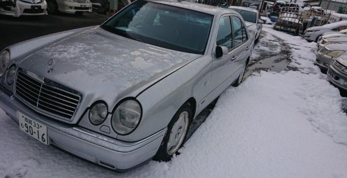 В разбор из Японии Mercedes E-Class W210 M112.941