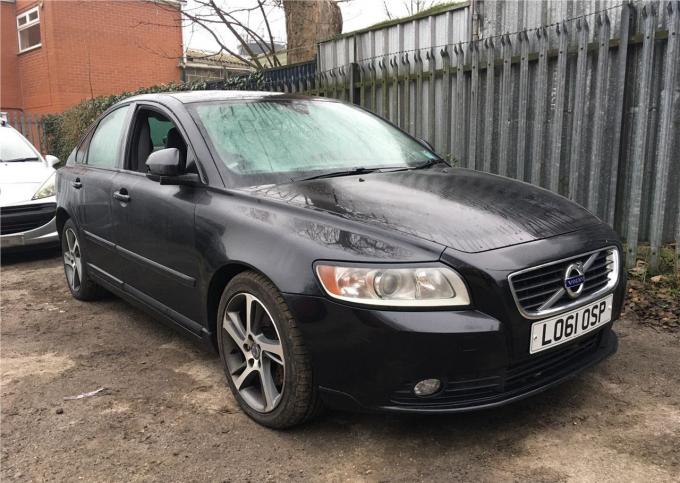 В разборе Volvo S40