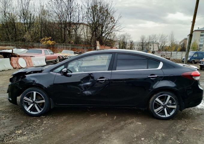 В разборе KIA Cerato YD 3 III с 2013