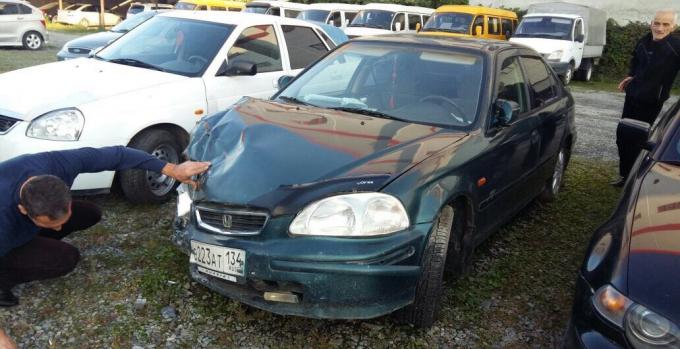 Honda Civic Ferio 1.6AT, 1999, битый, 160000км