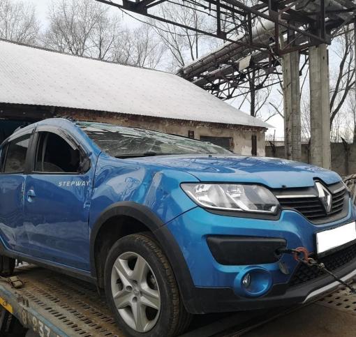 В разборе Renault Sandero Stepway 2014-2018