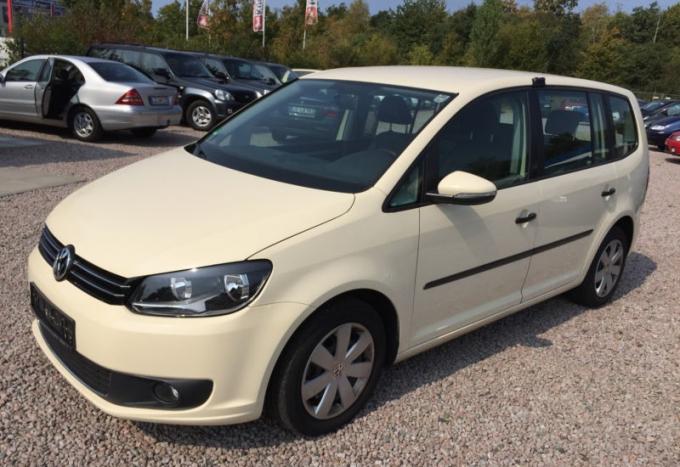 Volkswagen Touran 2012 г на запчасти