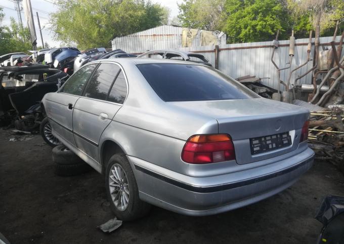 BMW E39 528I M52 2000 г. в разборе