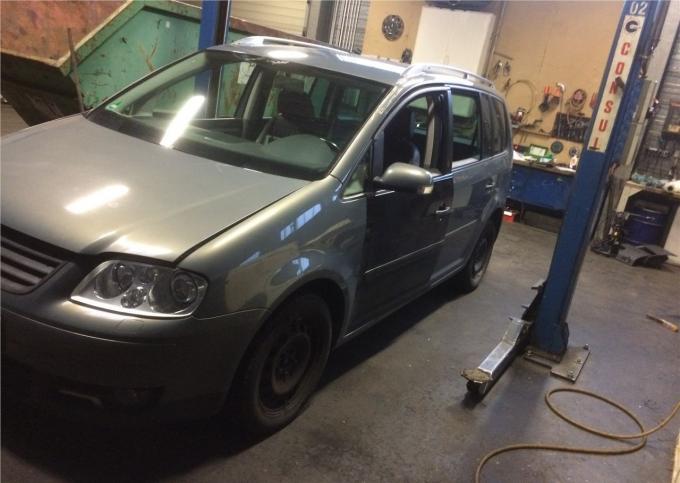 Автомобиль в разборе: Volkswagen Touran 2003-2006