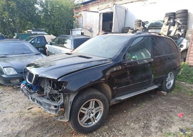 Запчасти авторазбор BMW X5 E53 4.4 2001 черный