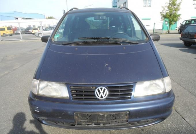 Volkswagen Sharan 1999 г на запчасти