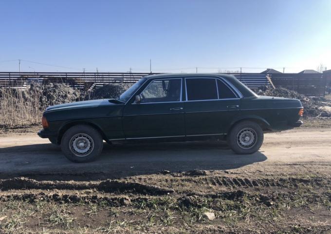 Mercedes w123 1984г 102 2.3. Разбор