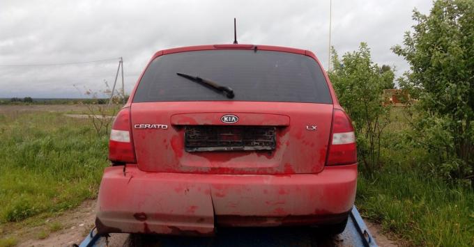 В разборе Kia Cerato(LD) 2005 хэтчбек