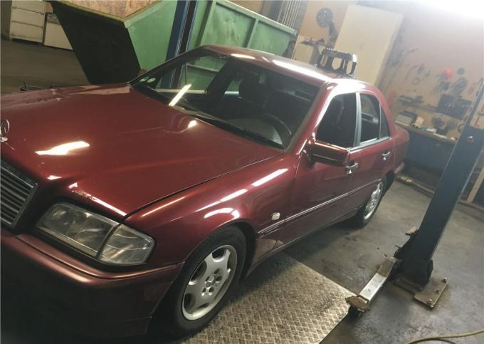 Разбор на запчасти Mercedes C W202 1993-2000