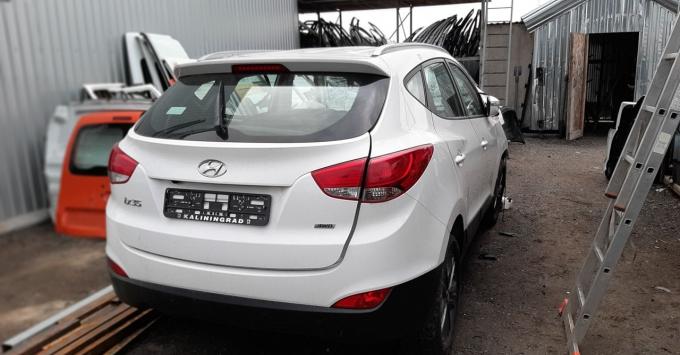 Hyundai IX35 2,0b АКПП 2013г 4x4 по зап.частям