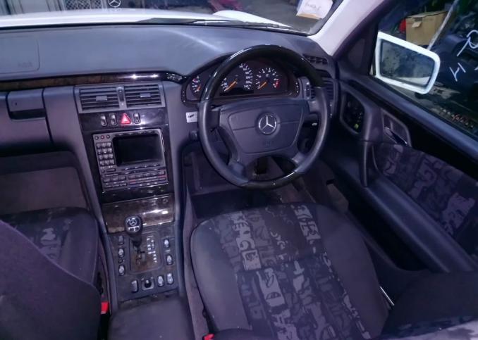 Mercedes E240 W210, в разборе Мерседес Е240