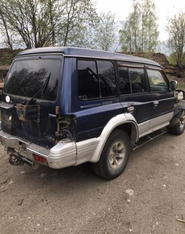 В разборе mitsubishi pajero 2